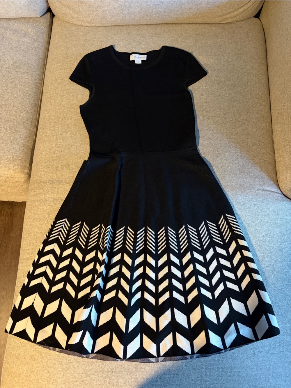 Jessica Simpson Black and White Midi Fit-and-Flare Dress